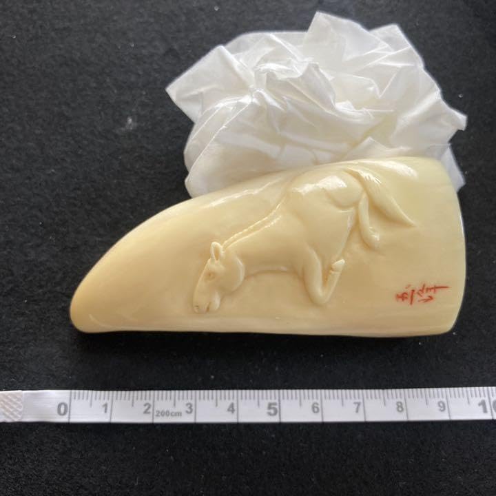 鯨歯 マッコウ鯨の歯 馬 置物 鯨歯 マッコウ鯨の歯 馬 置物